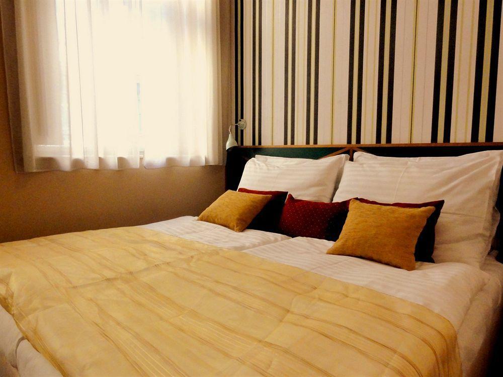 Malá Strana 4*
